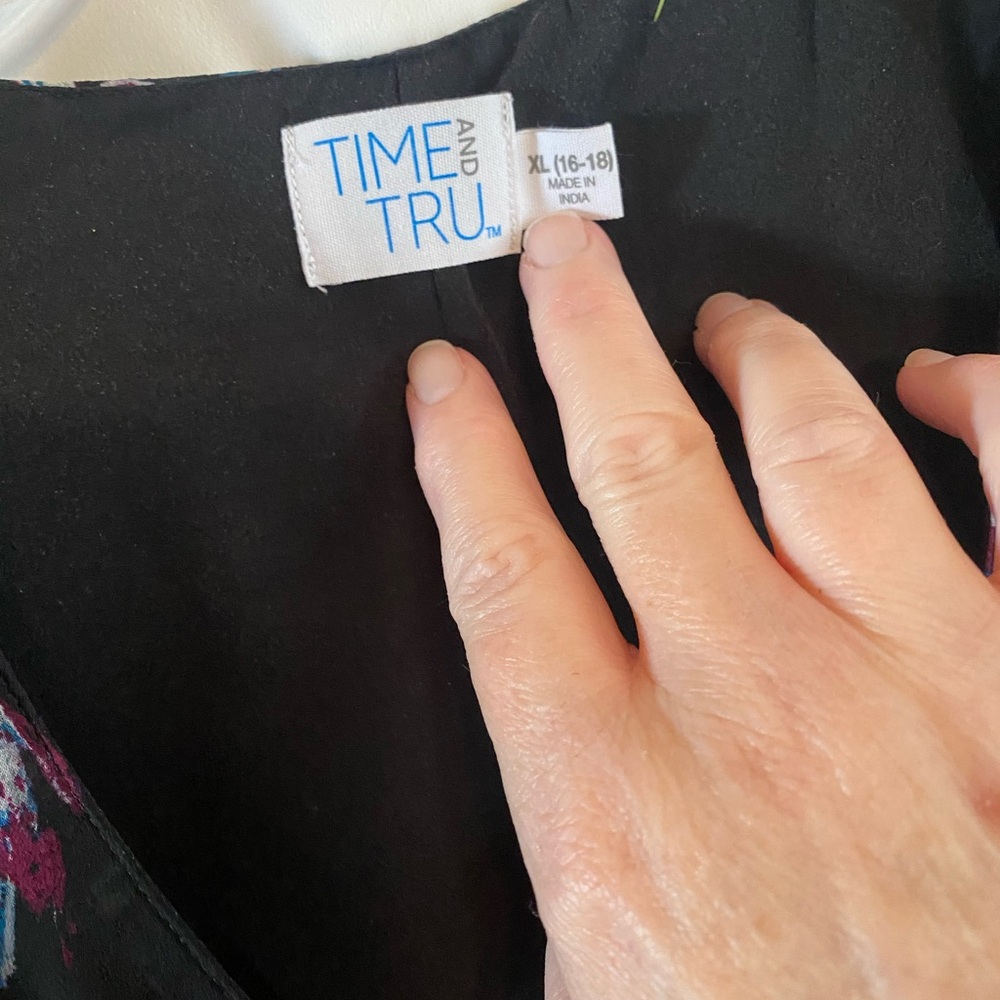 Time and Tru Black Floral Dress - Picture 4 of 5